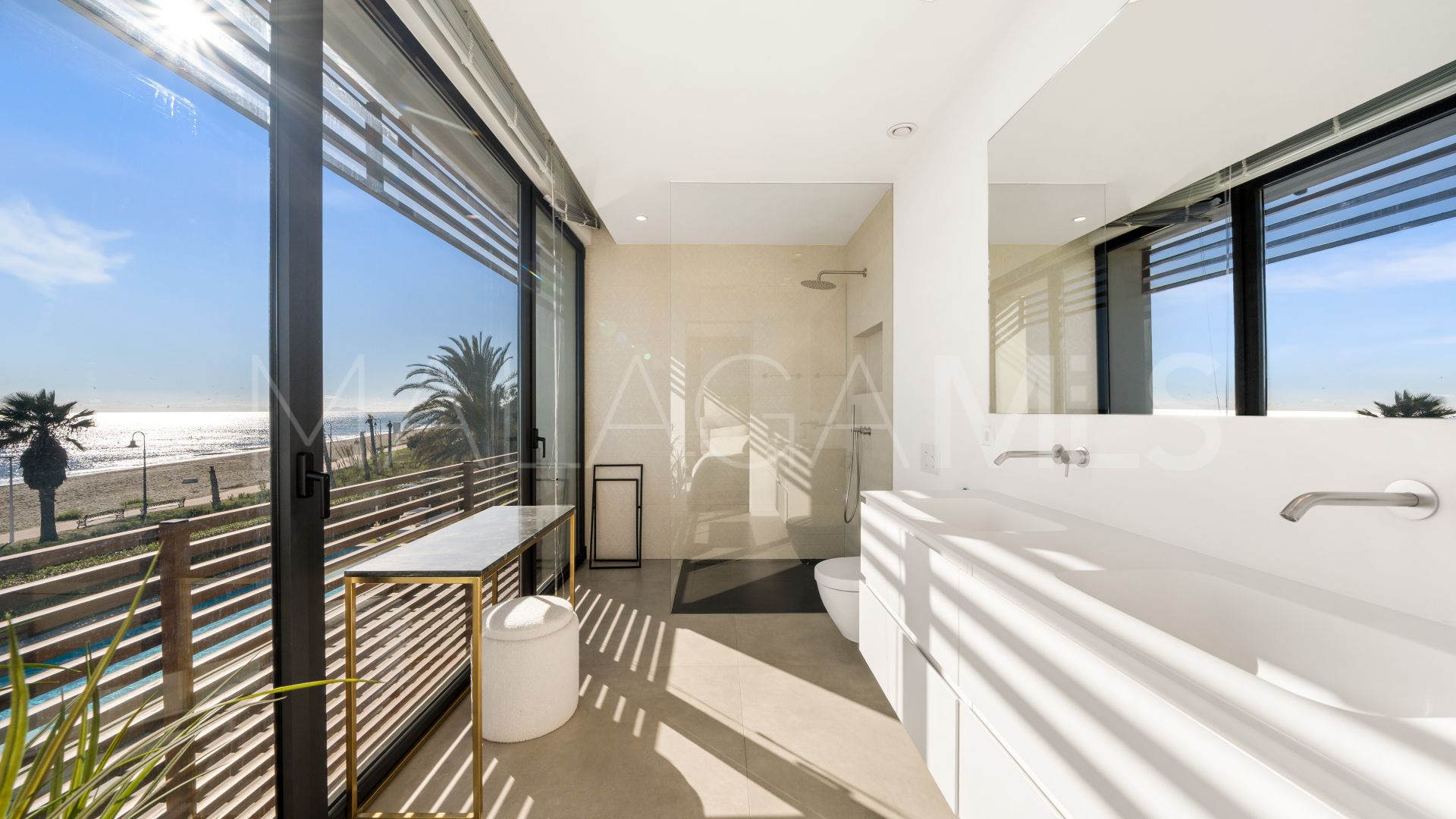 Villa for sale in Beach Side New Golden Mile