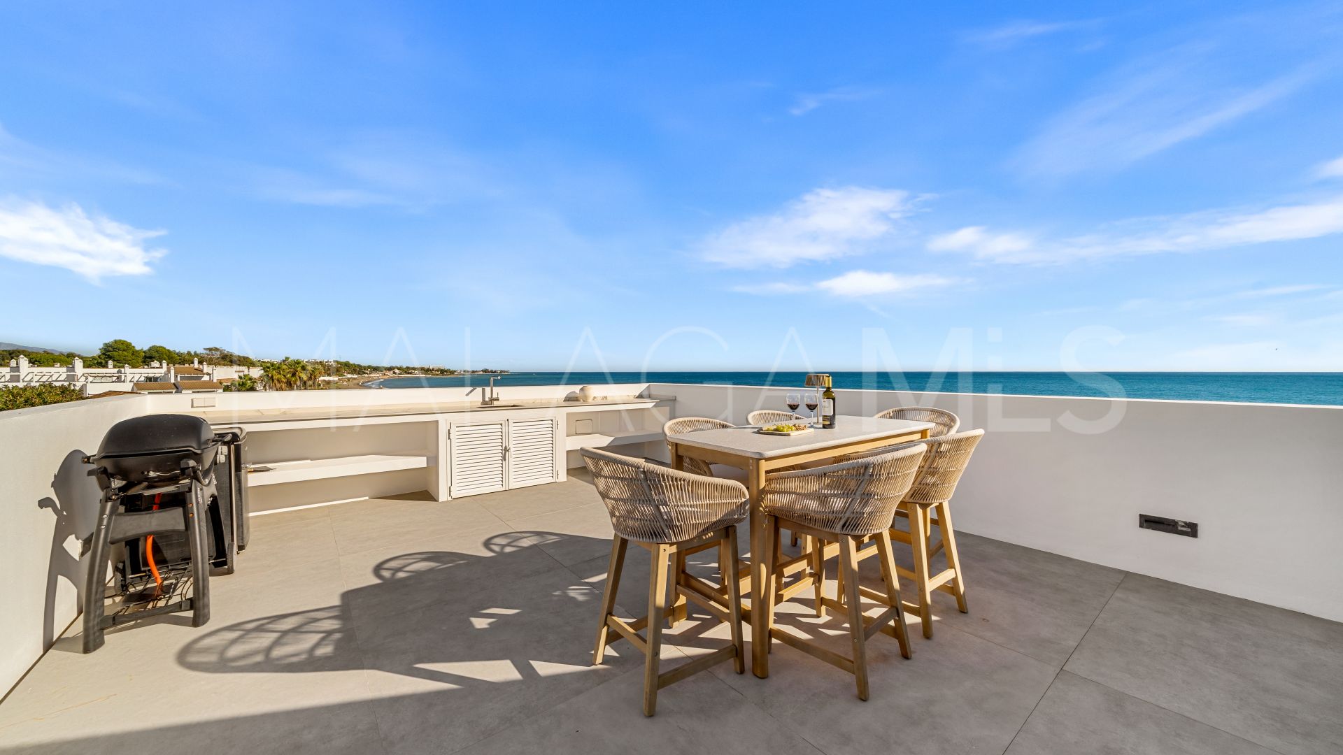 Villa for sale in Beach Side New Golden Mile