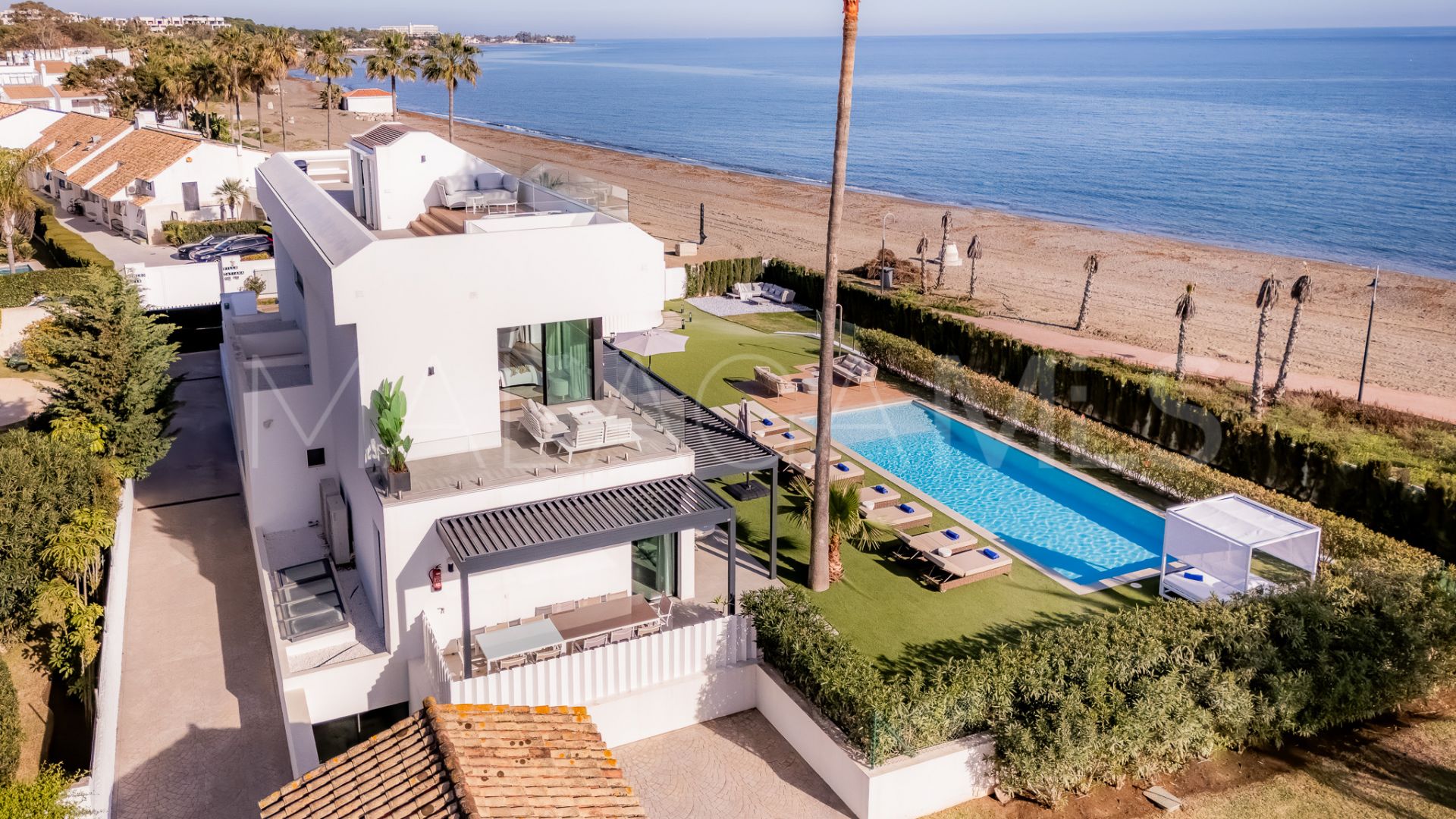 Beach Side New Golden Mile, villa de 5 bedrooms for sale