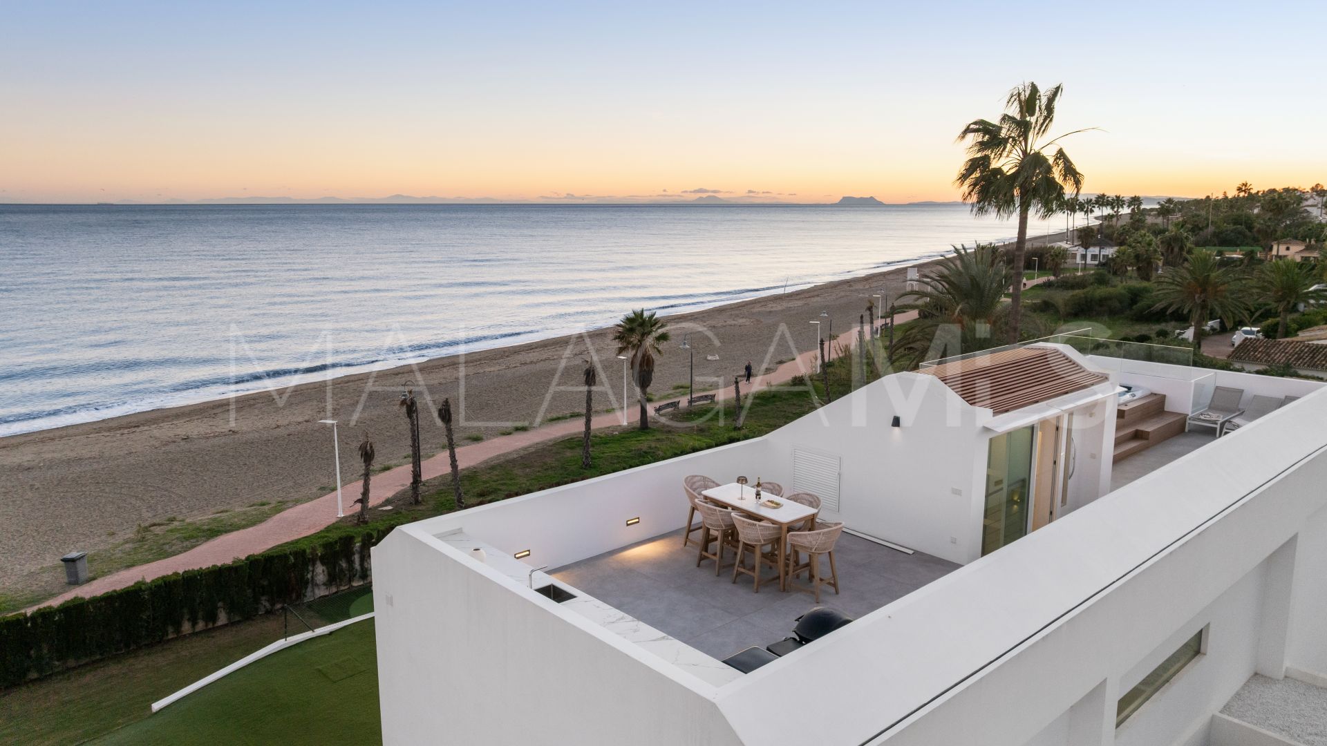 Villa for sale in Beach Side New Golden Mile