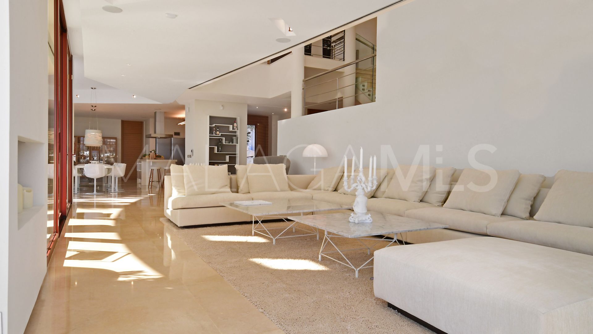 Se vende villa with 7 bedrooms in Nueva Andalucia