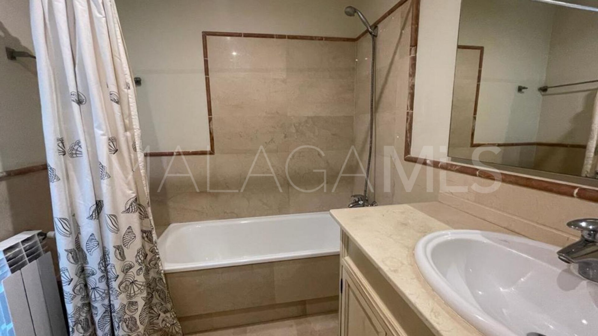 Lägenhet for sale in Nueva Andalucia