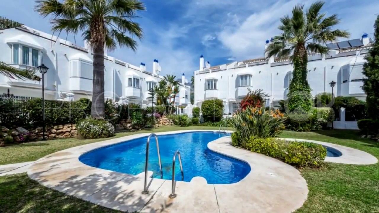 For sale semi detached house in Marbella Golden Mile with 3 bedrooms