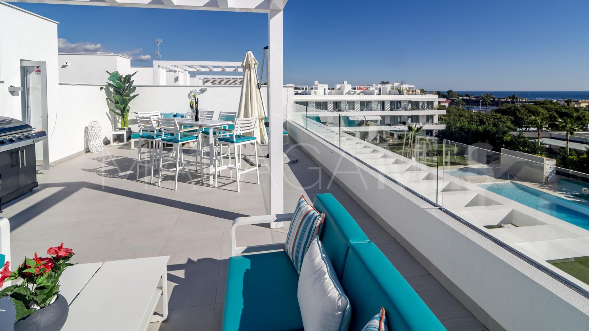 For sale Estepona penthouse with 4 bedrooms