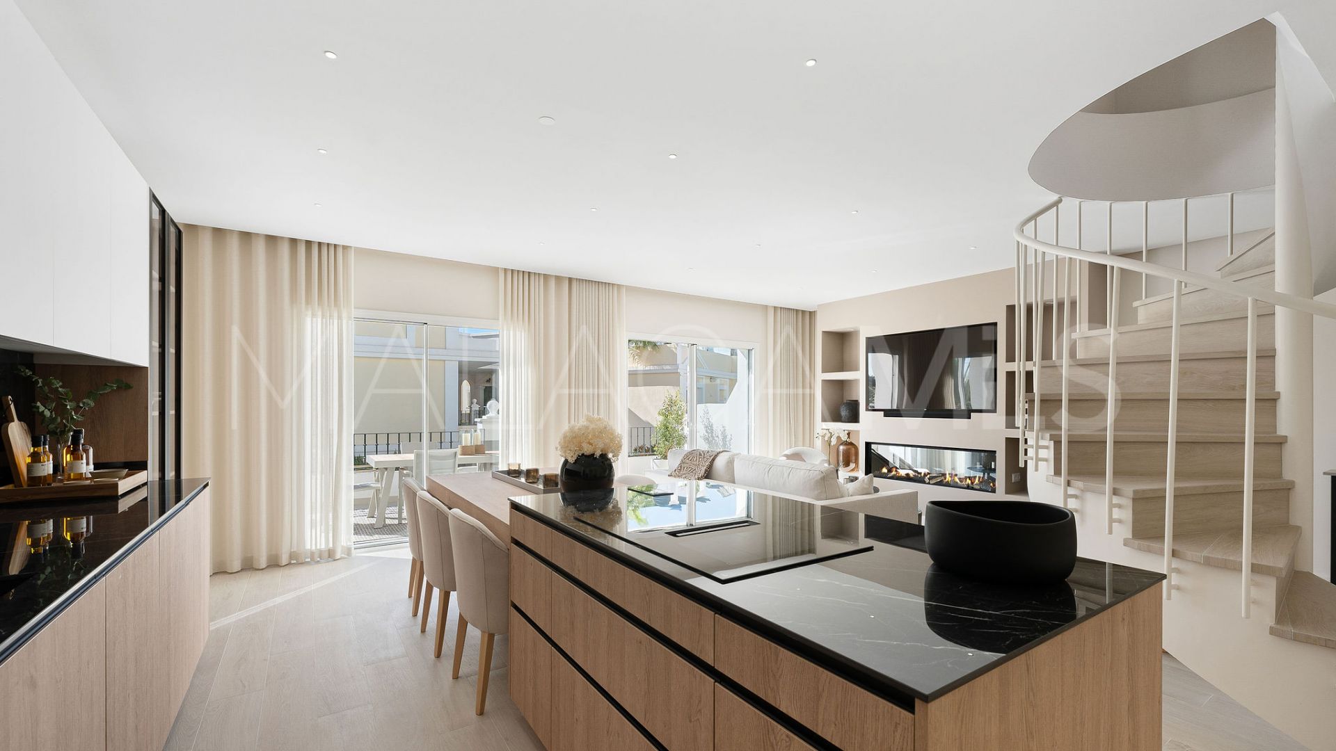 Ático for sale in Nueva Andalucia de 4 bedrooms