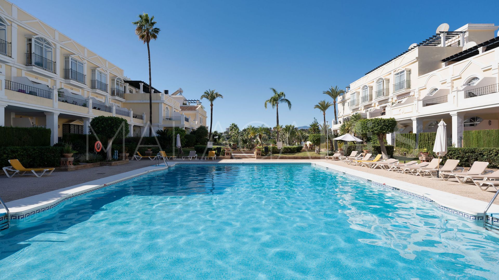 Ático for sale in Nueva Andalucia de 4 bedrooms
