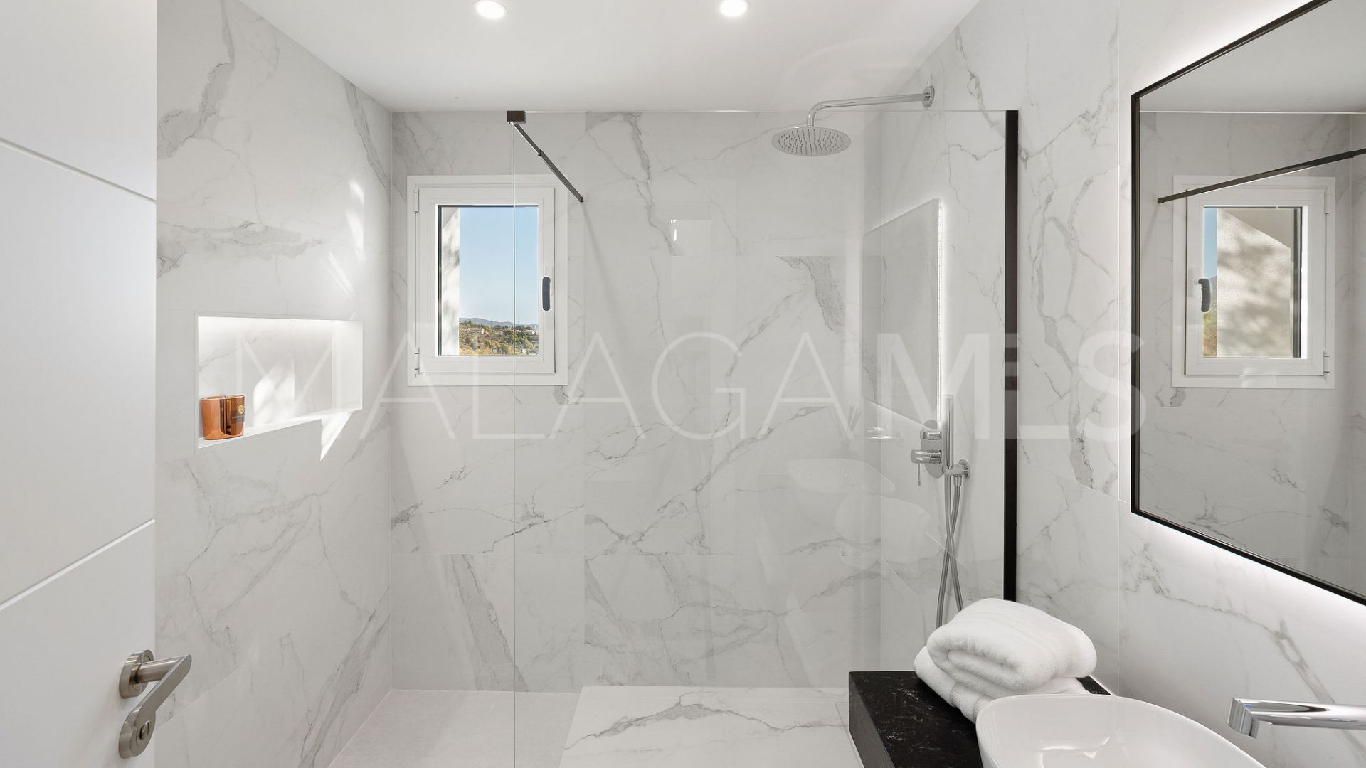 Ático for sale in Nueva Andalucia de 4 bedrooms