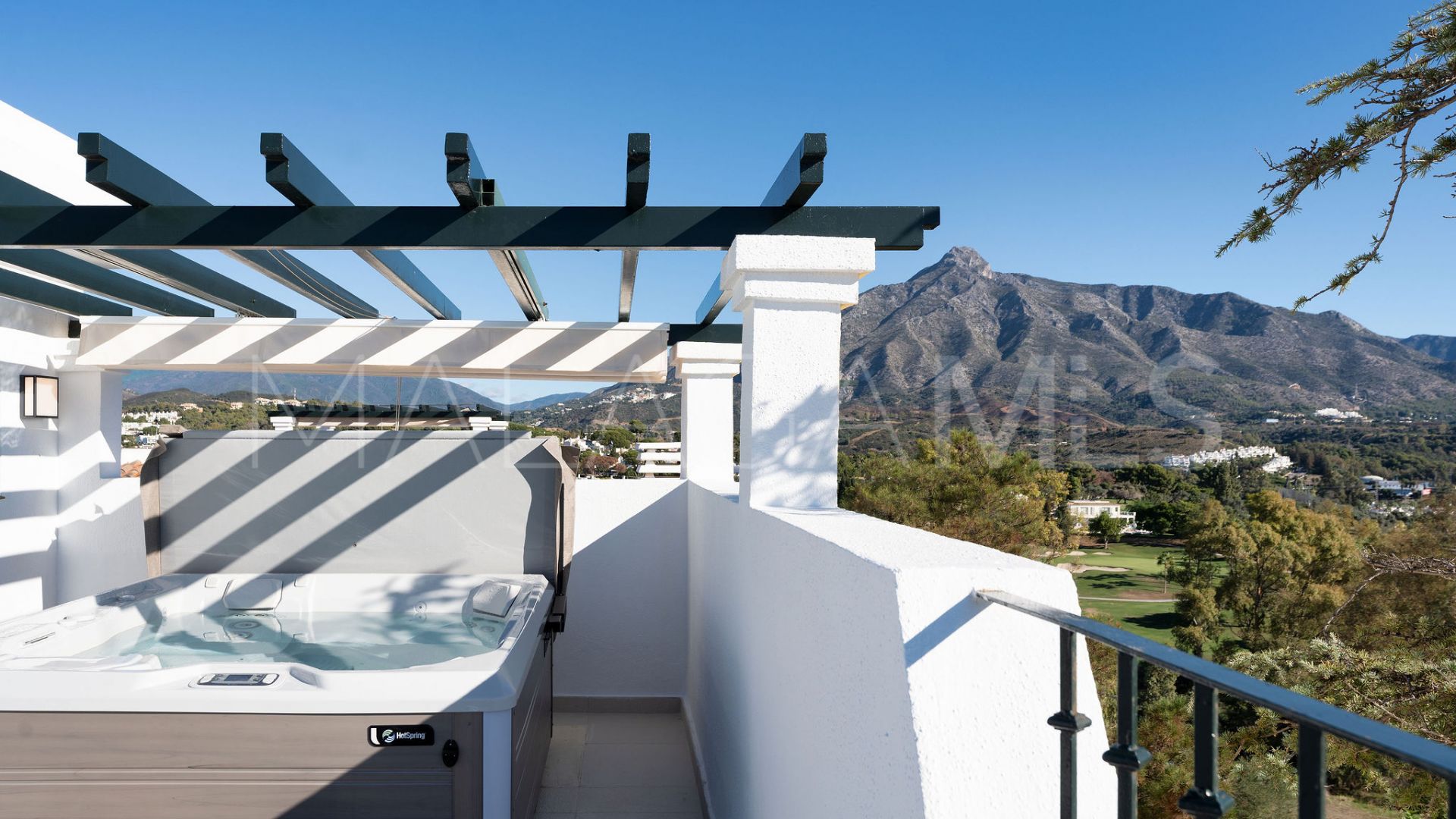 Ático for sale in Nueva Andalucia de 4 bedrooms