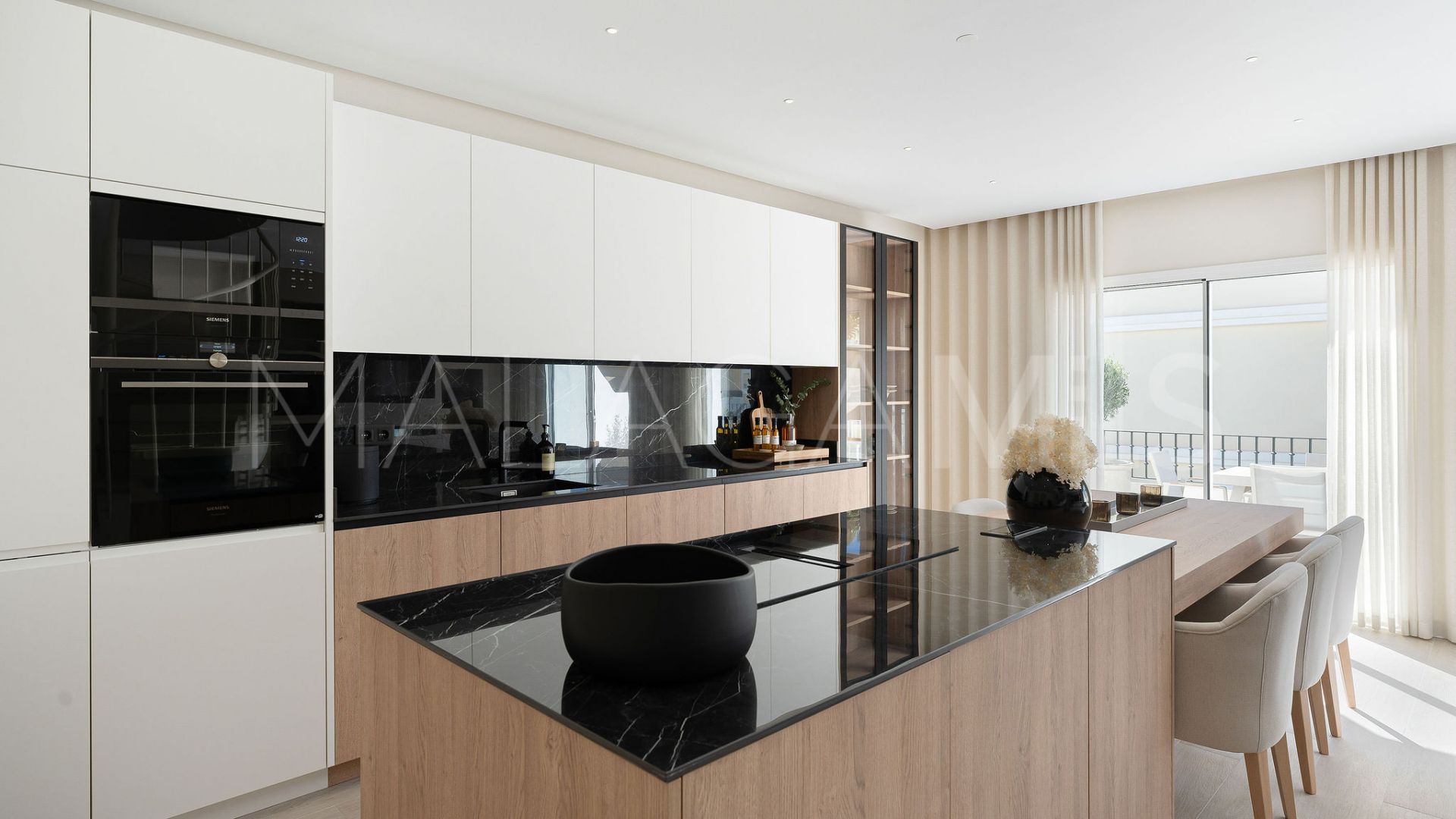Ático for sale in Nueva Andalucia de 4 bedrooms
