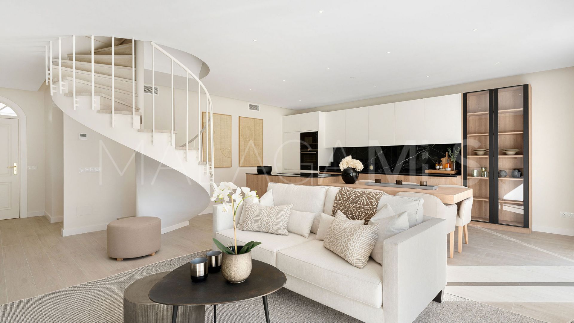 Ático for sale in Nueva Andalucia de 4 bedrooms
