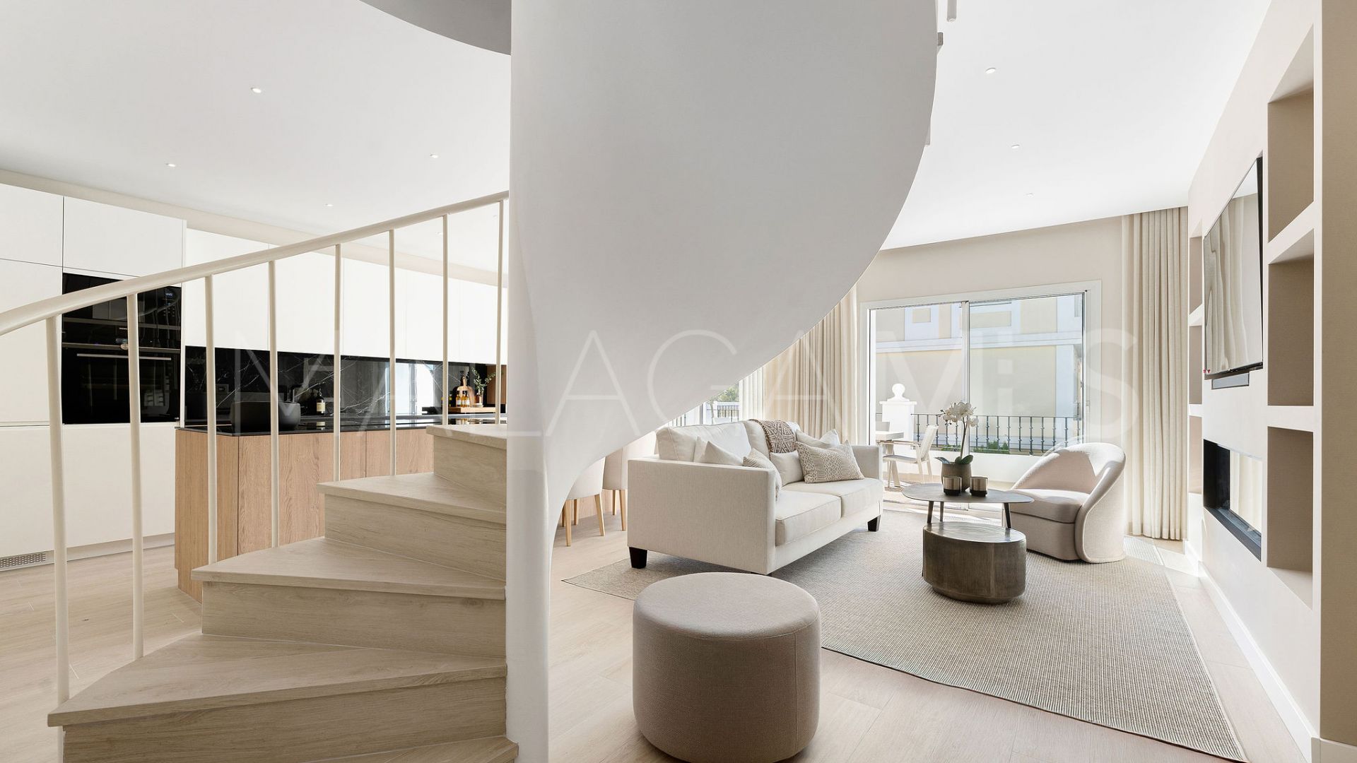 Ático for sale in Nueva Andalucia de 4 bedrooms