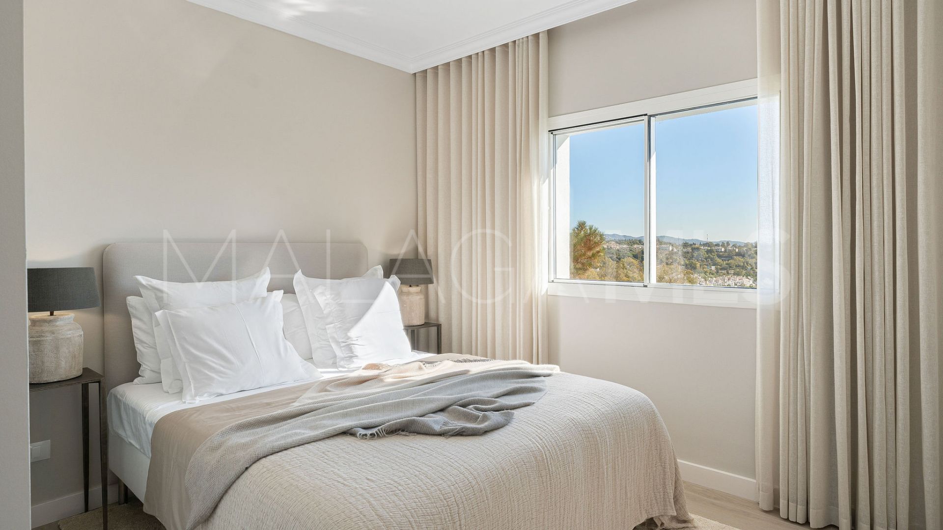 Ático for sale in Nueva Andalucia de 4 bedrooms
