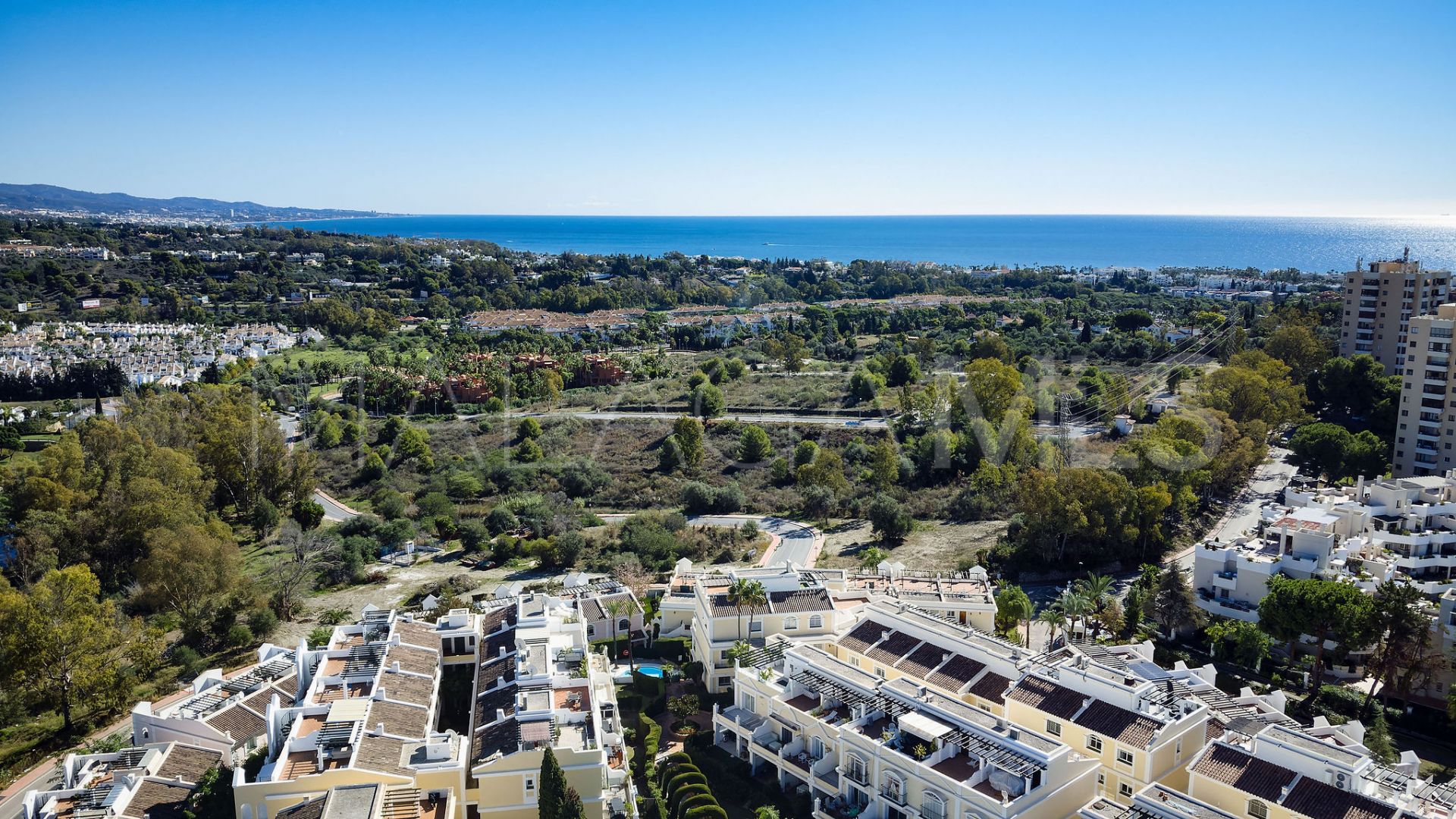 Ático for sale in Nueva Andalucia de 4 bedrooms