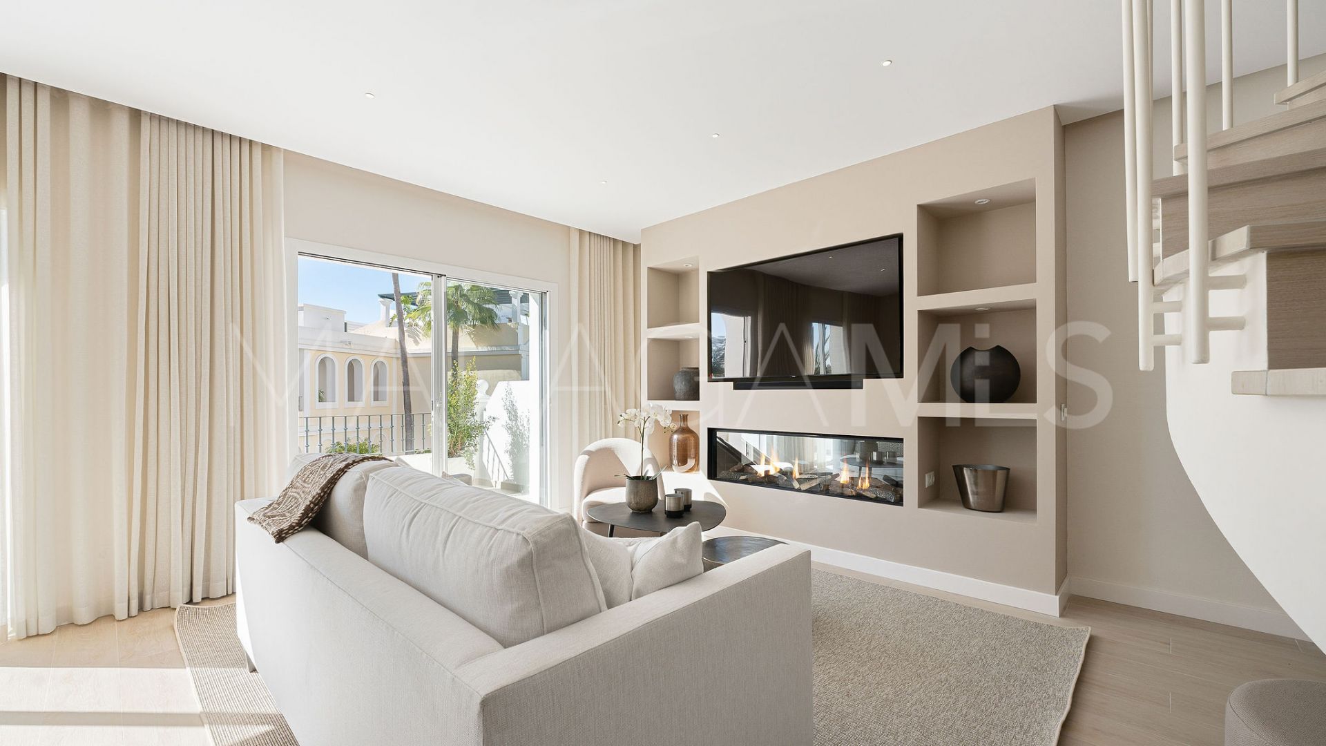 Ático for sale in Nueva Andalucia de 4 bedrooms