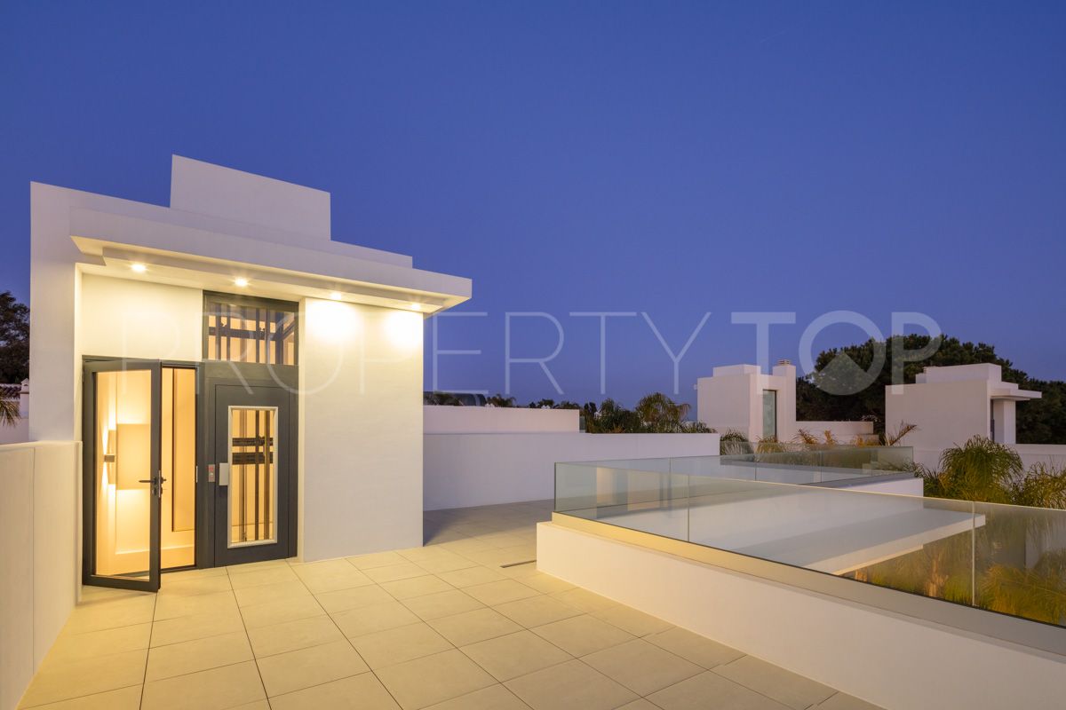 Villa for sale in Rio Verde Playa