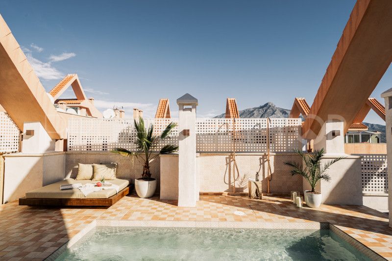 For sale 3 bedrooms penthouse in Nueva Andalucia