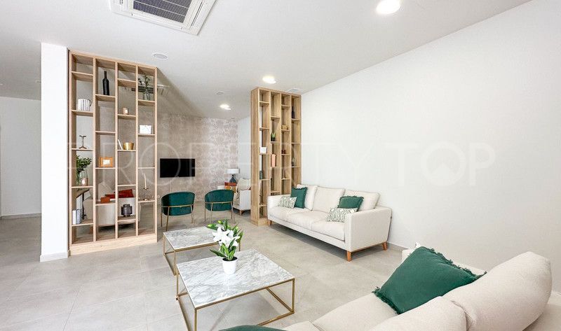 Apartamento de 3 dormitorios en venta en Mijas