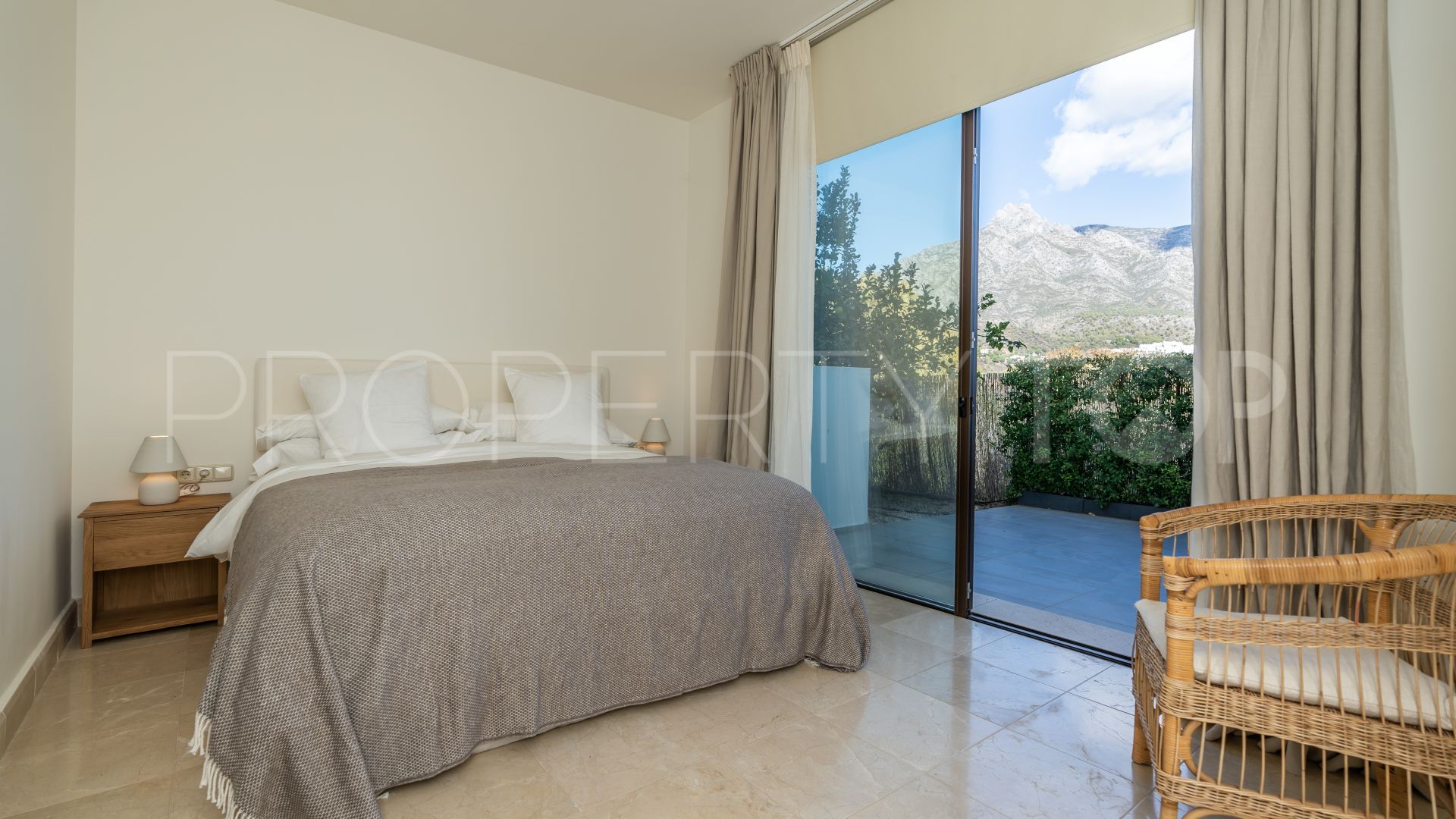 For sale house in Las Lomas del Marbella Club with 5 bedrooms