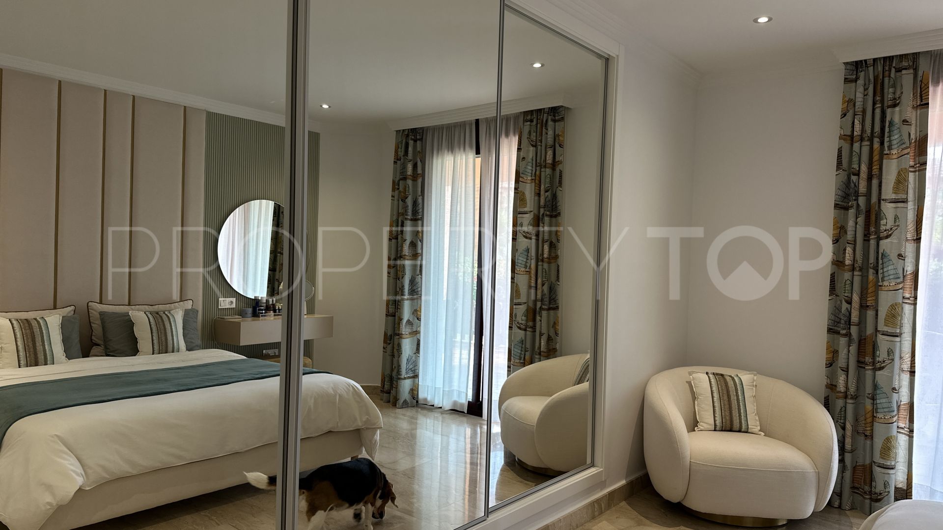 Comprar apartamento planta baja con 4 dormitorios en Guadalmansa Playa