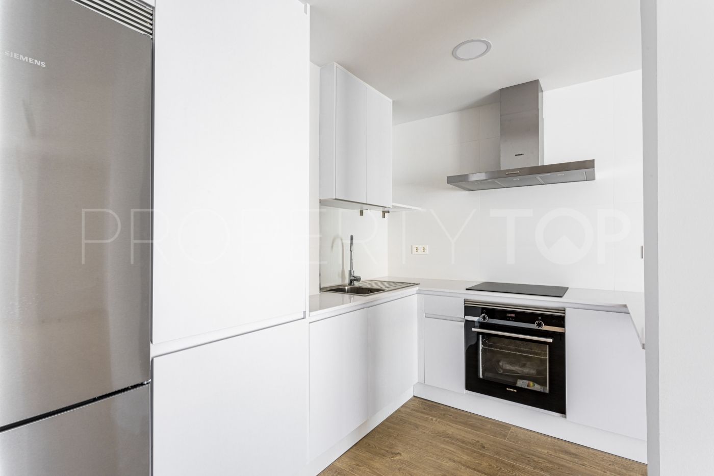1 bedroom ground floor apartment for sale in Marbella - Puerto Banus