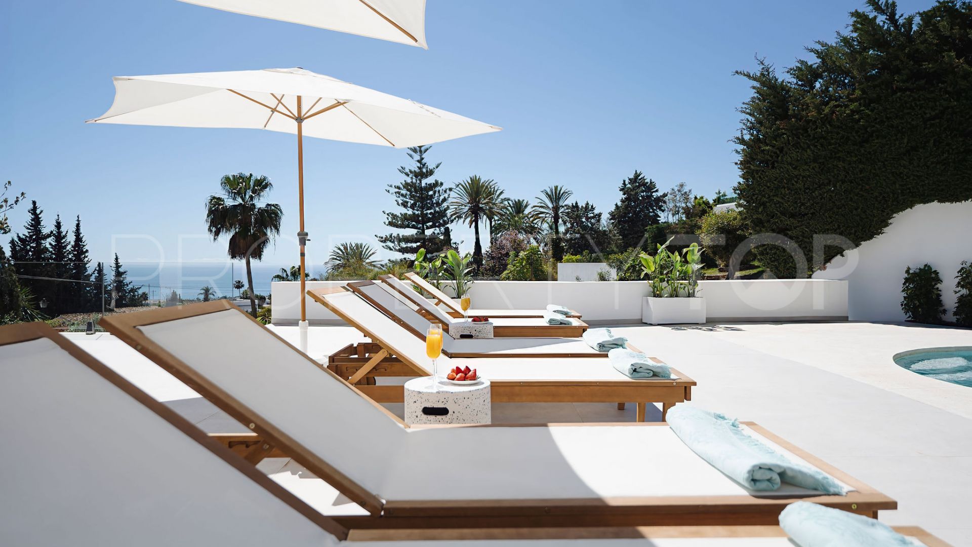 Villa de 5 dormitorios en venta en Marbella Este