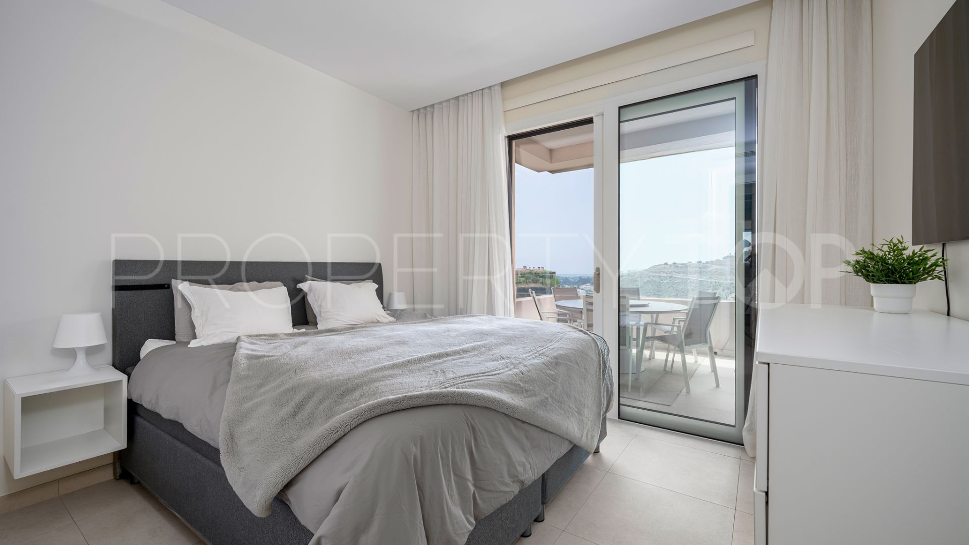 Comprar apartamento con 2 dormitorios en Real de La Quinta