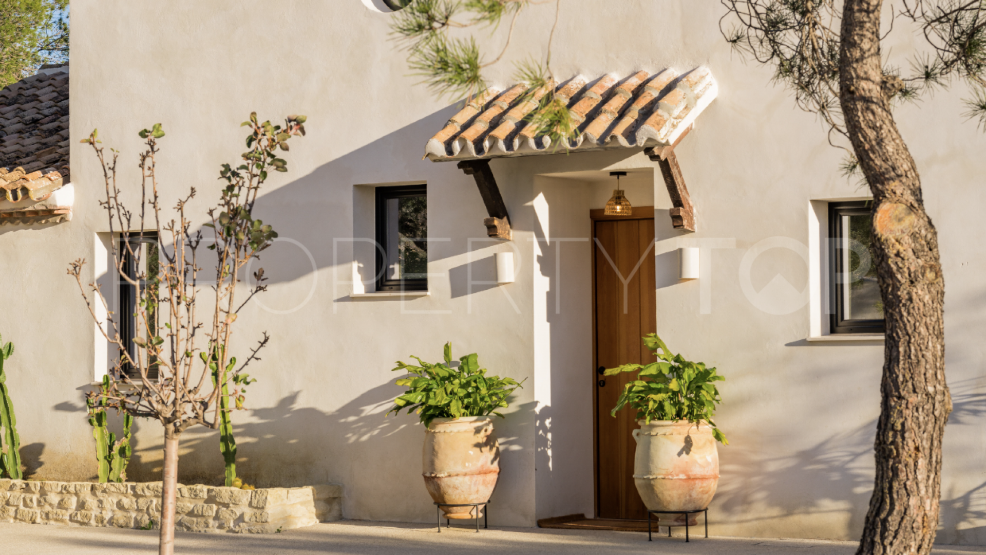 Villa en venta con 6 dormitorios en Altos de Estepona