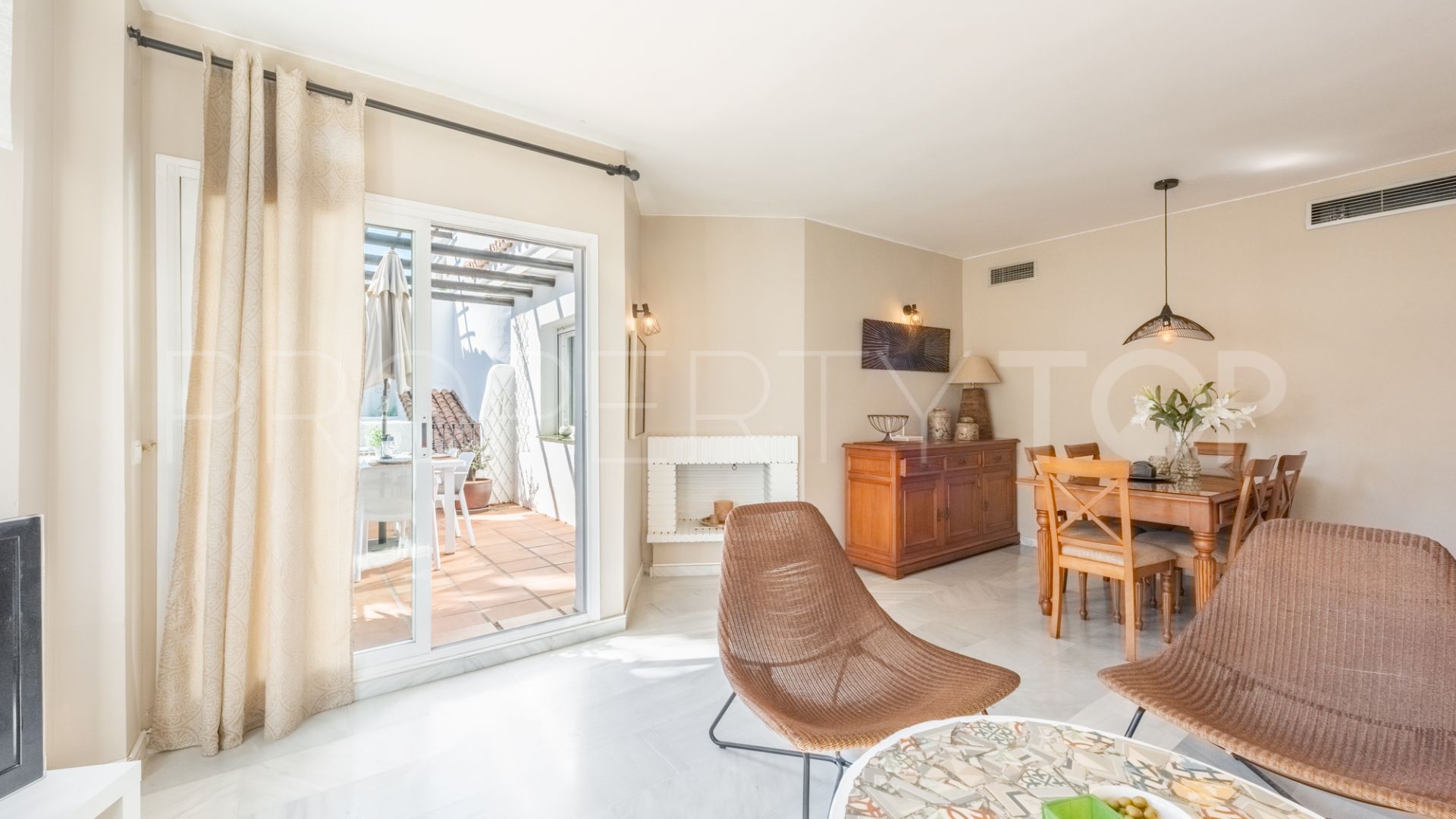 Duplex Penthouse in Los Naranjos de Marbella 2BR, 2BA, 117m², €439k