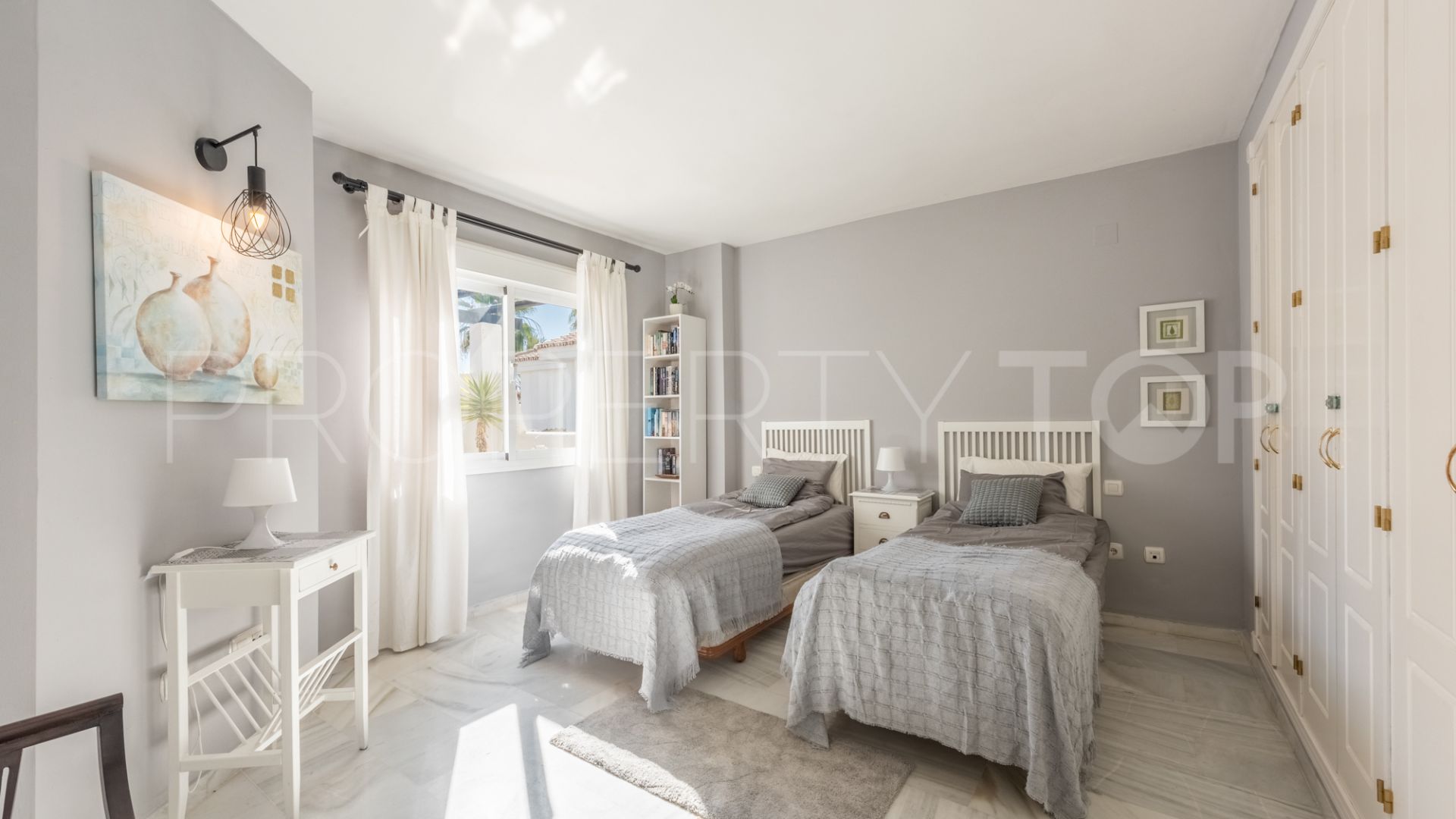 Duplex Penthouse in Los Naranjos de Marbella 2BR, 2BA, 117m², €439k