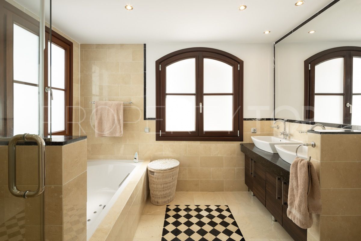 Villa en venta en El Madroñal con 6 dormitorios