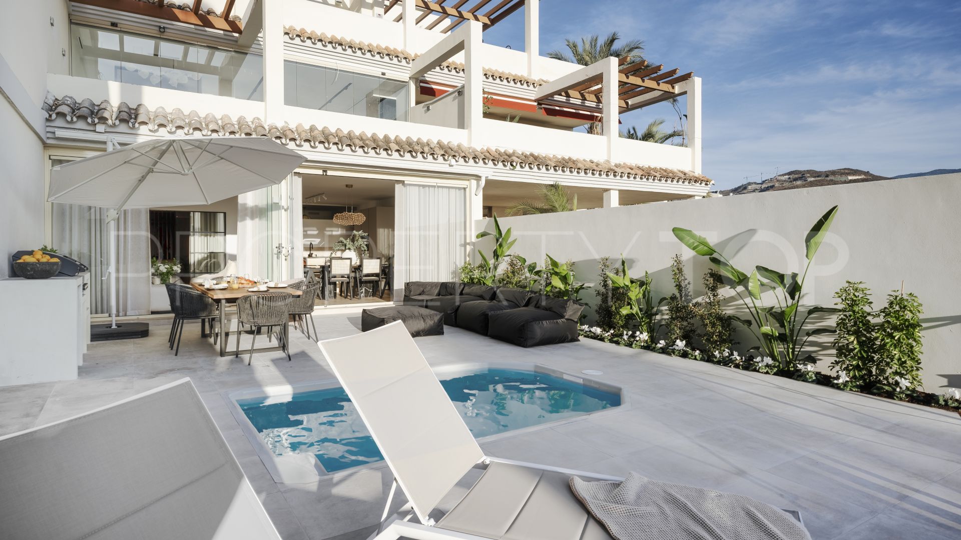 Comprar apartamento planta baja en Nueva Andalucia