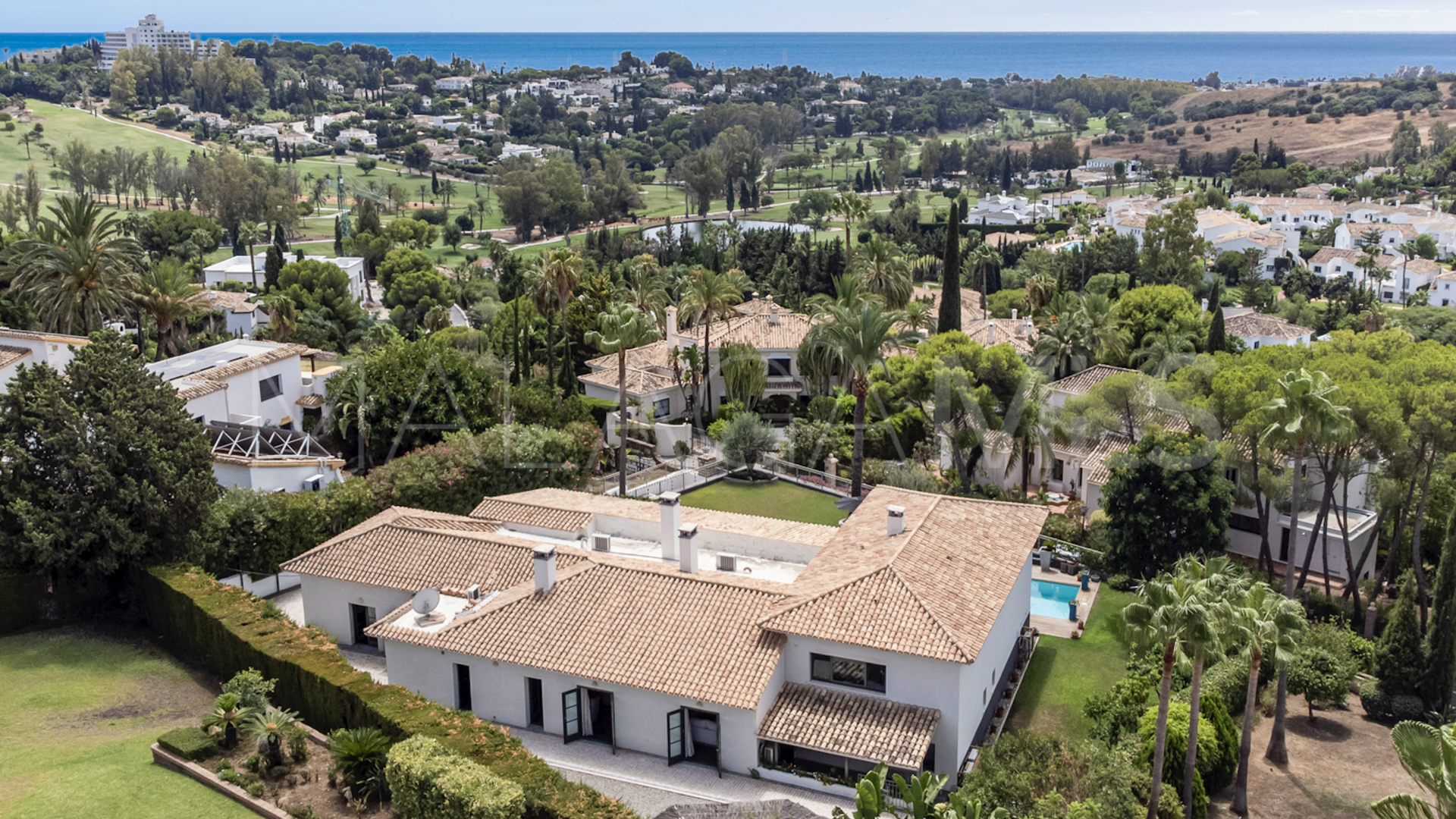 Villa for sale in Paraiso Alto