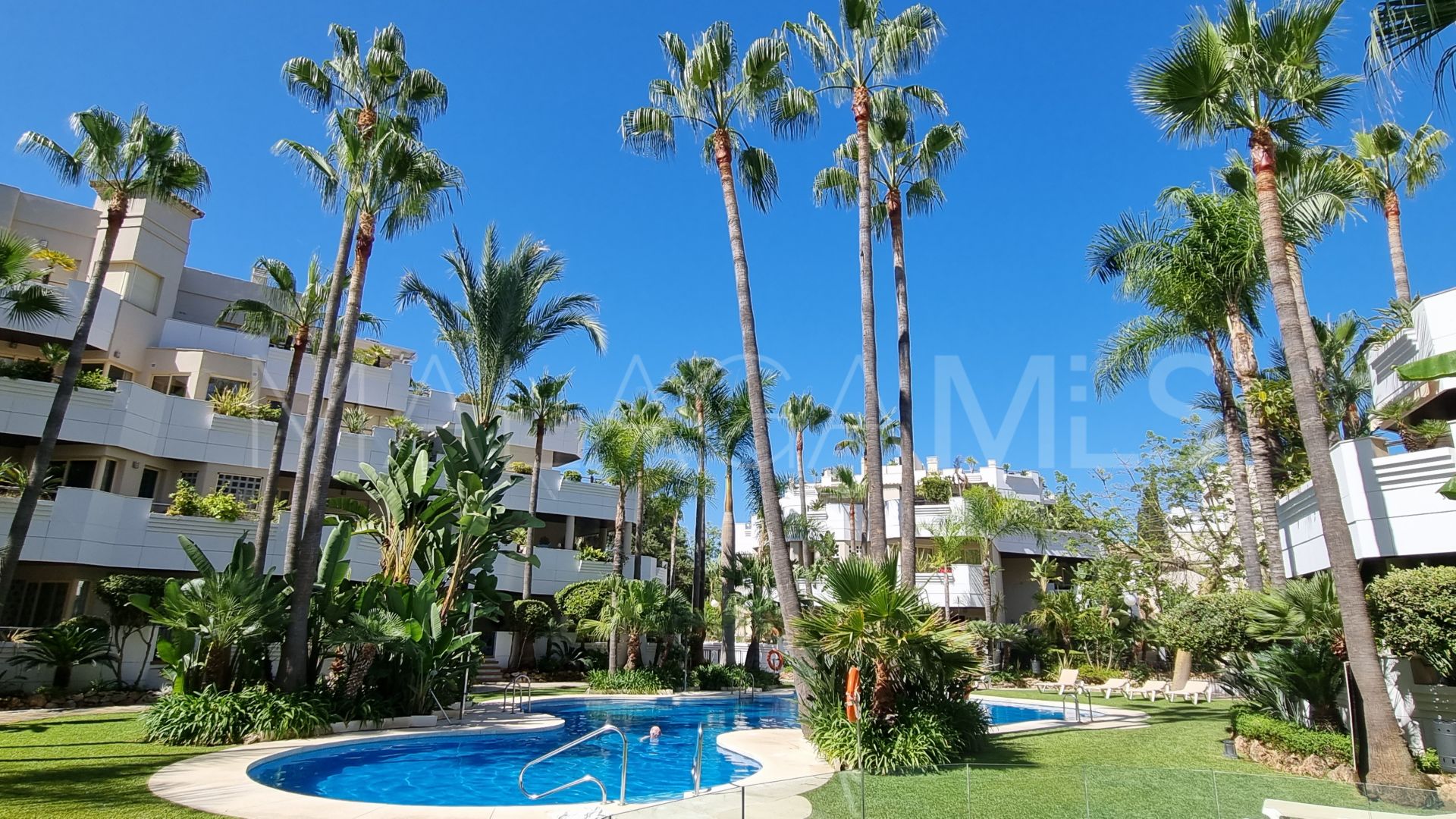 For sale Fuente Aloha penthouse with 3 bedrooms