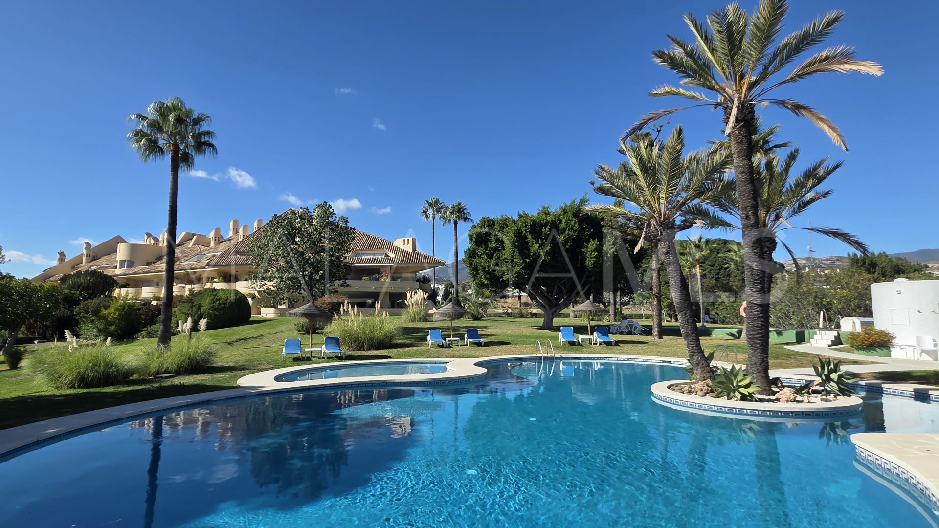 Ático a la venta in Country Club Las Brisas
