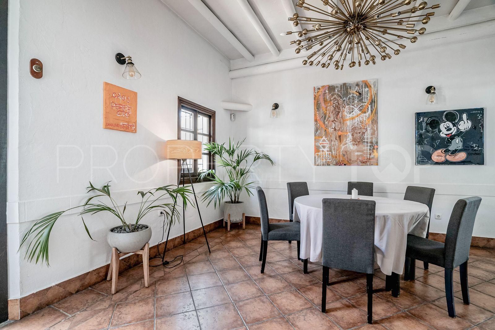 Restaurante con 5 dormitorios en venta en Nueva Andalucia