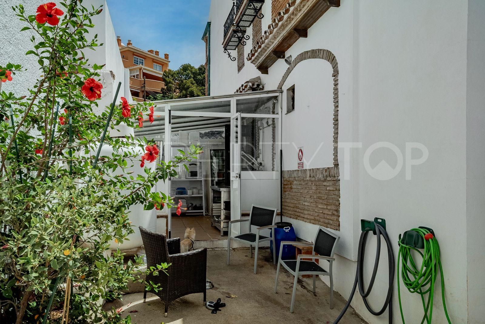 For sale Nueva Andalucia restaurant with 5 bedrooms