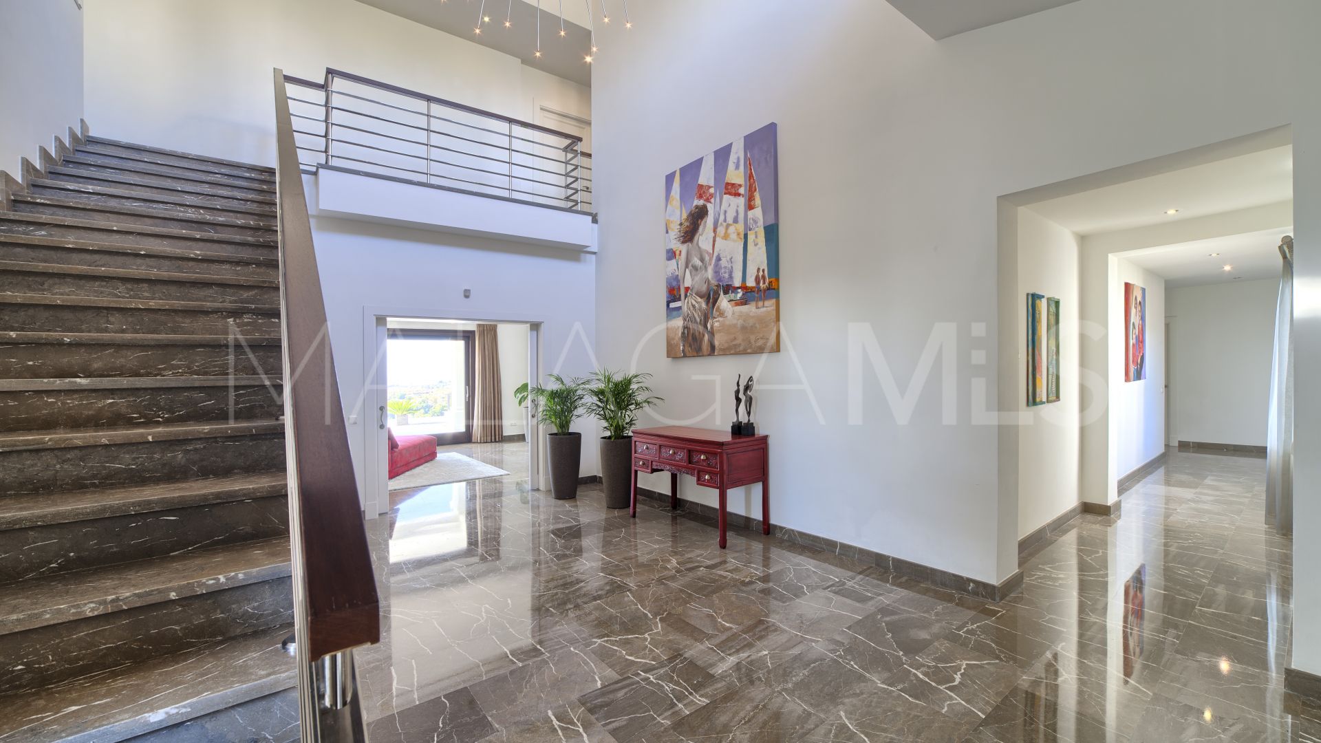 Buy villa in Benahavis