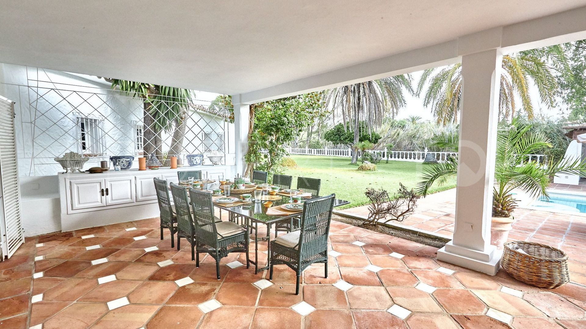 Casasola villa for sale