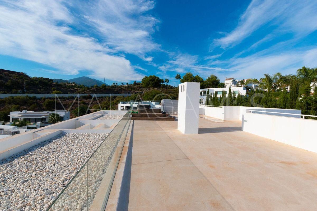 Villa for sale in Nueva Andalucia