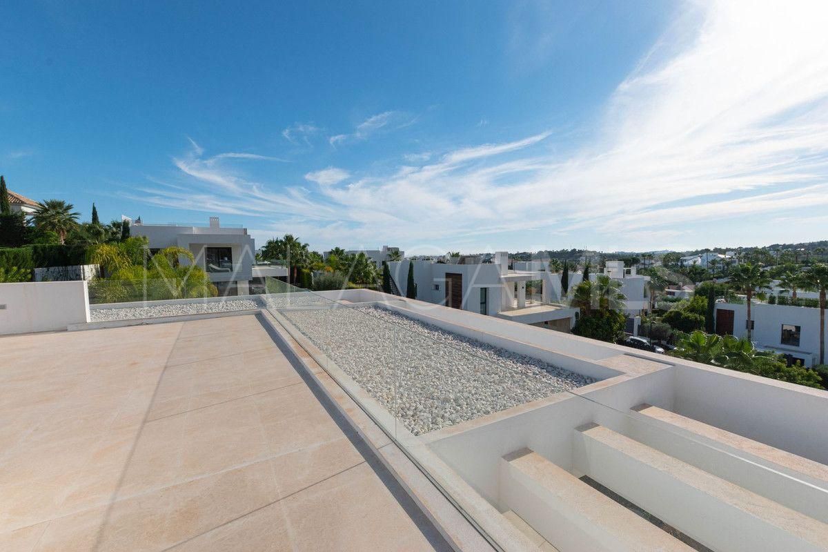 Villa for sale in Nueva Andalucia