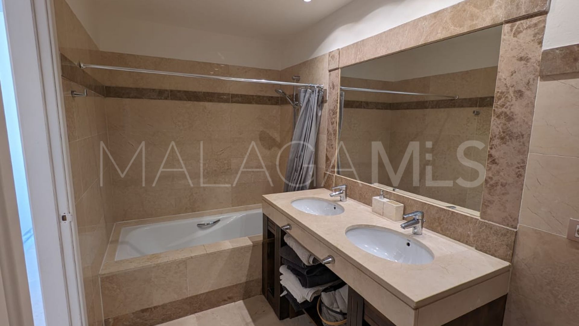 Duplex penthouse for sale in Jardines de Albaicín with 2 bedrooms