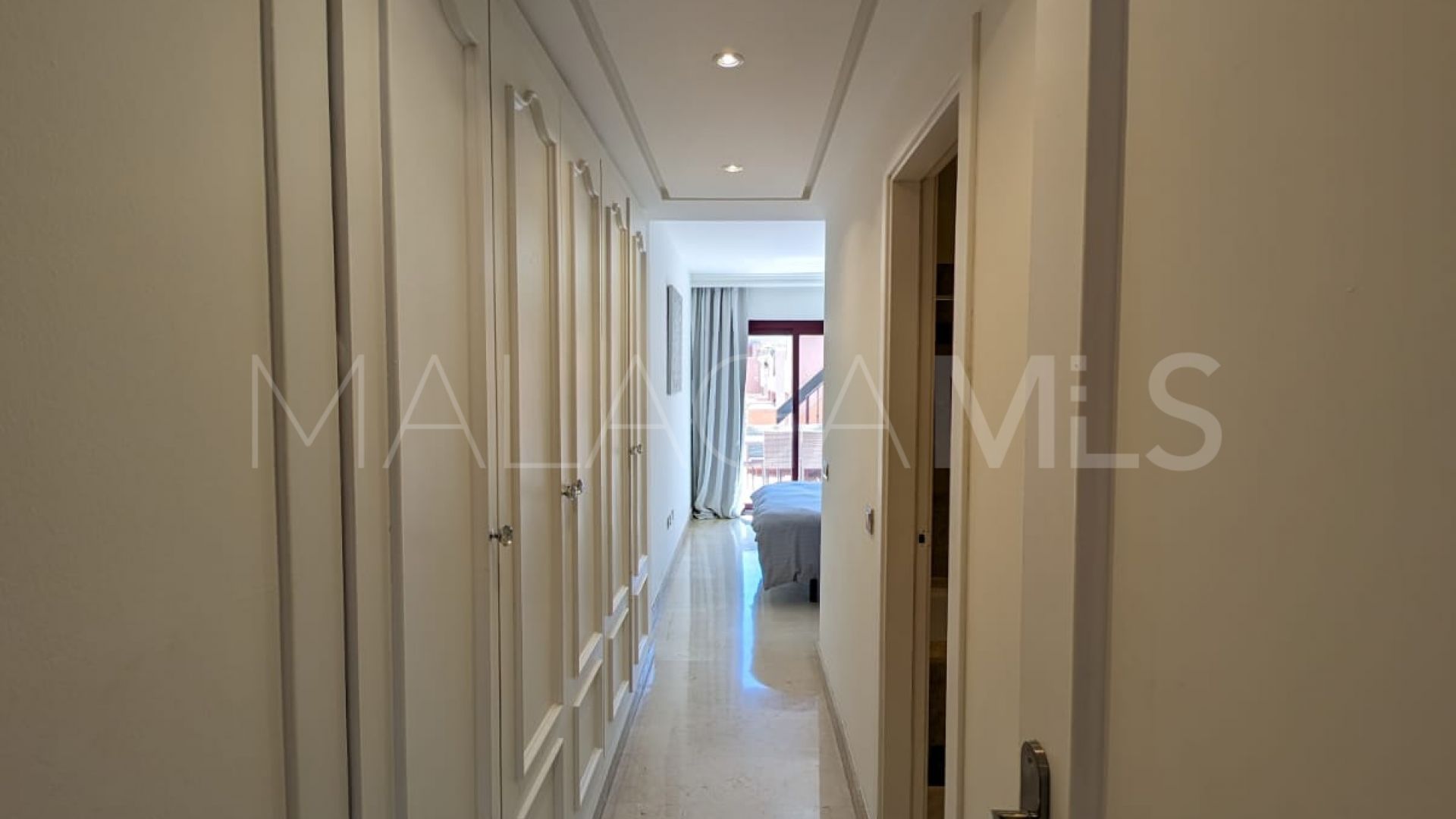 Duplex penthouse for sale in Jardines de Albaicín