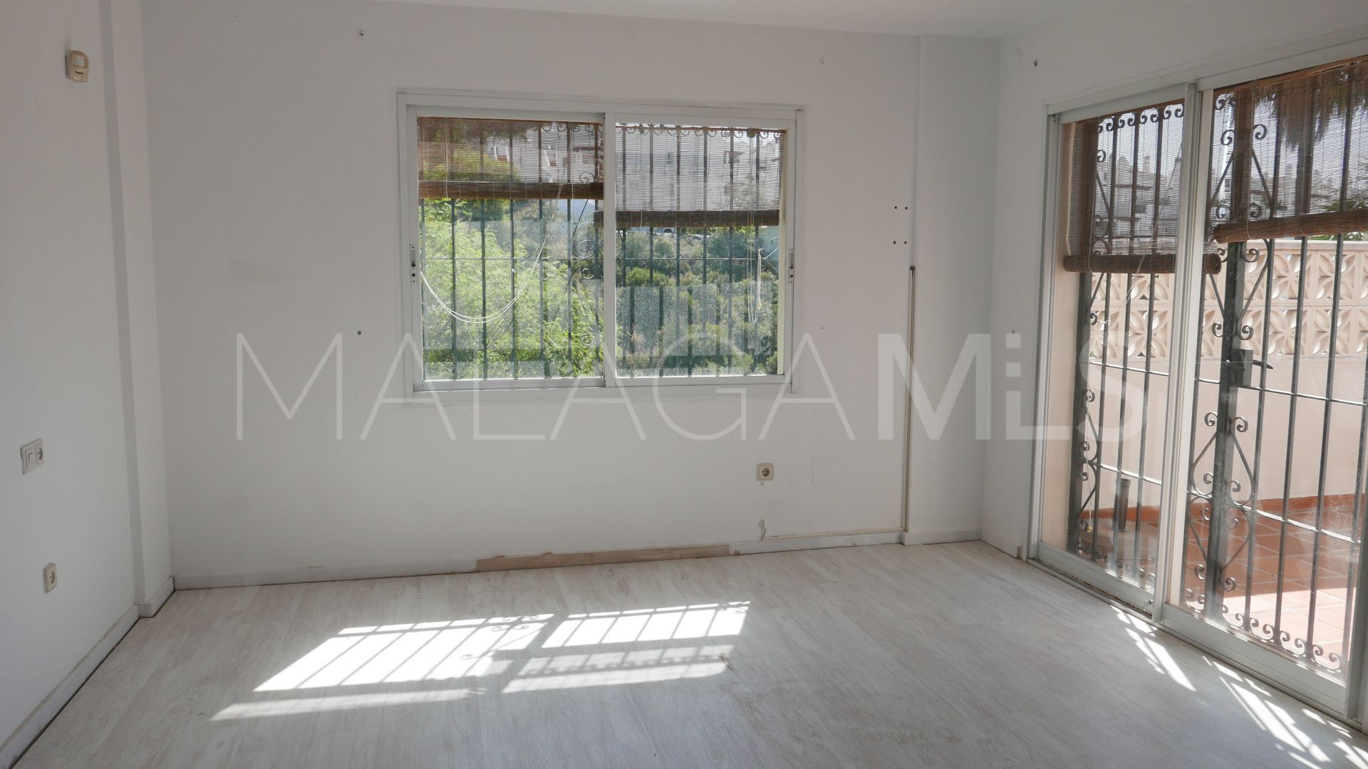 Villa for sale in Los Naranjos Hills