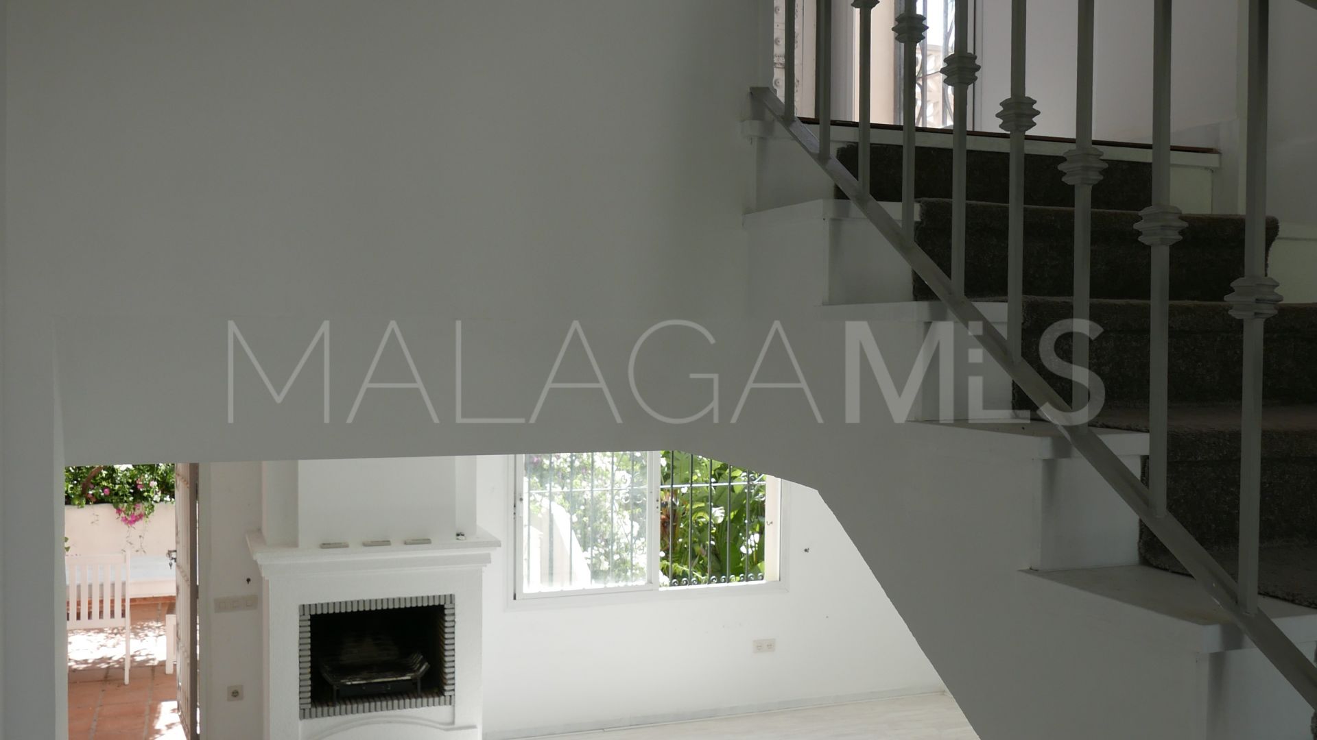 Villa for sale in Los Naranjos Hills