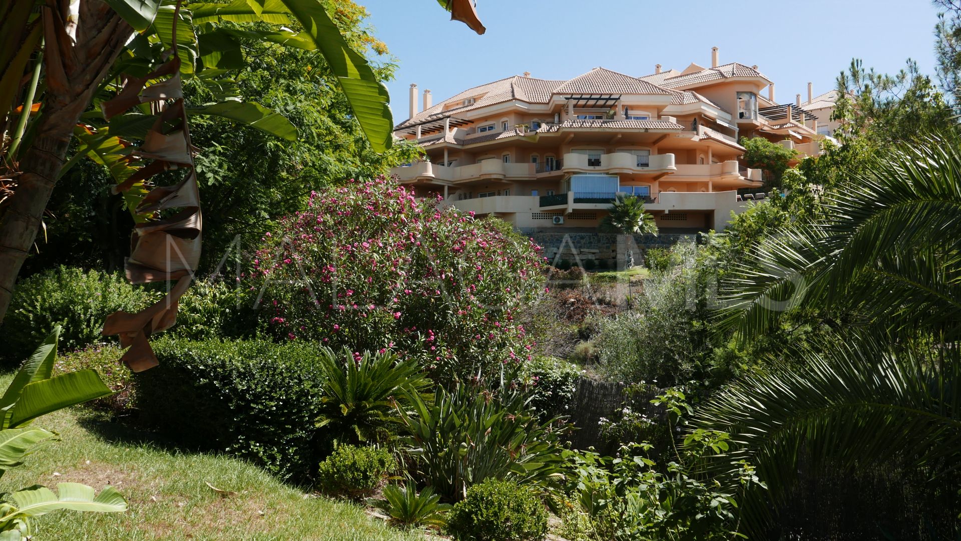 Villa for sale in Los Naranjos Hills