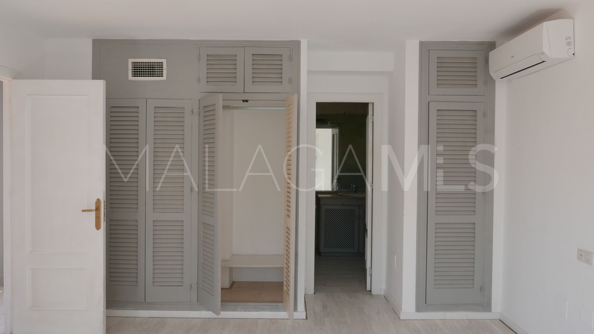 Villa for sale in Los Naranjos Hills