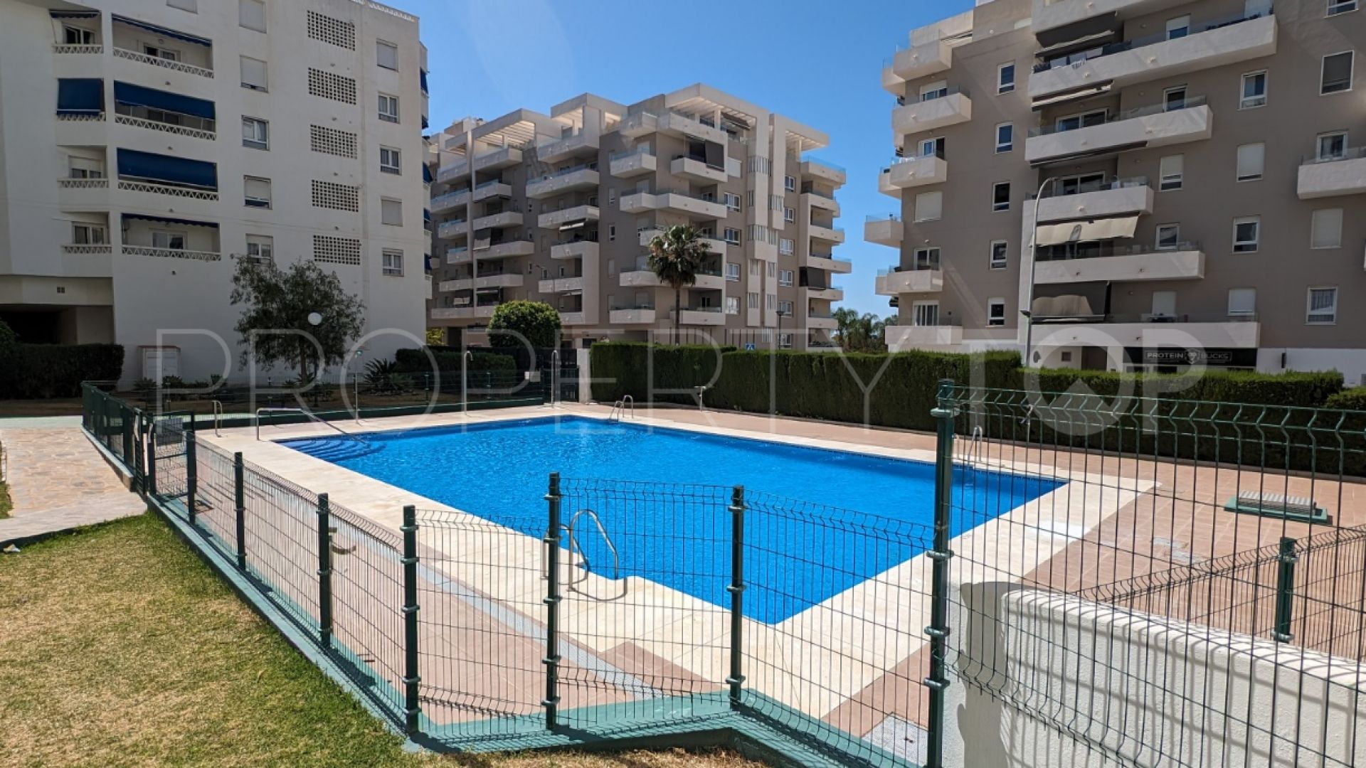 Nueva Andalucia 4 bedrooms apartment for sale