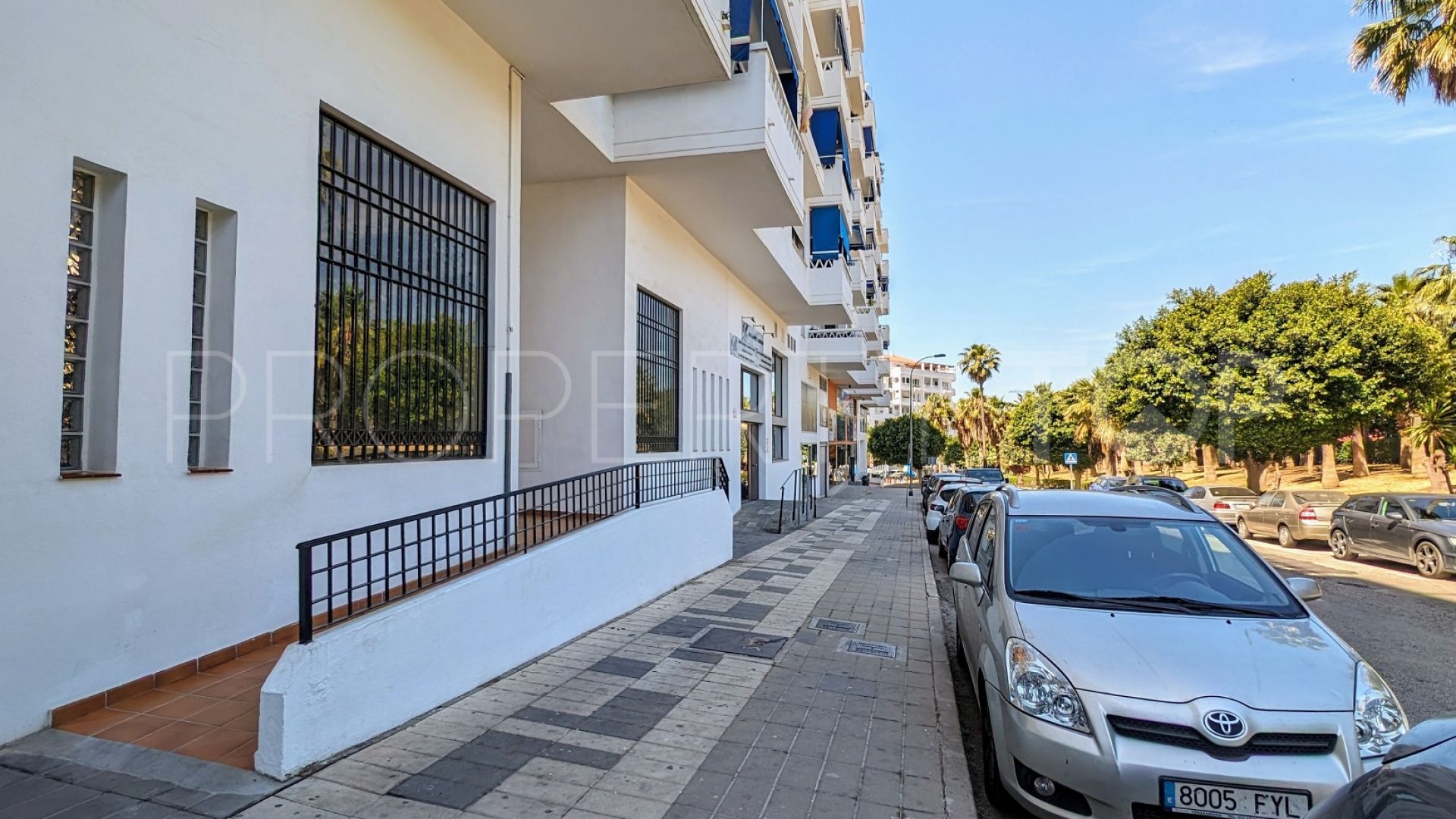 Nueva Andalucia 4 bedrooms apartment for sale