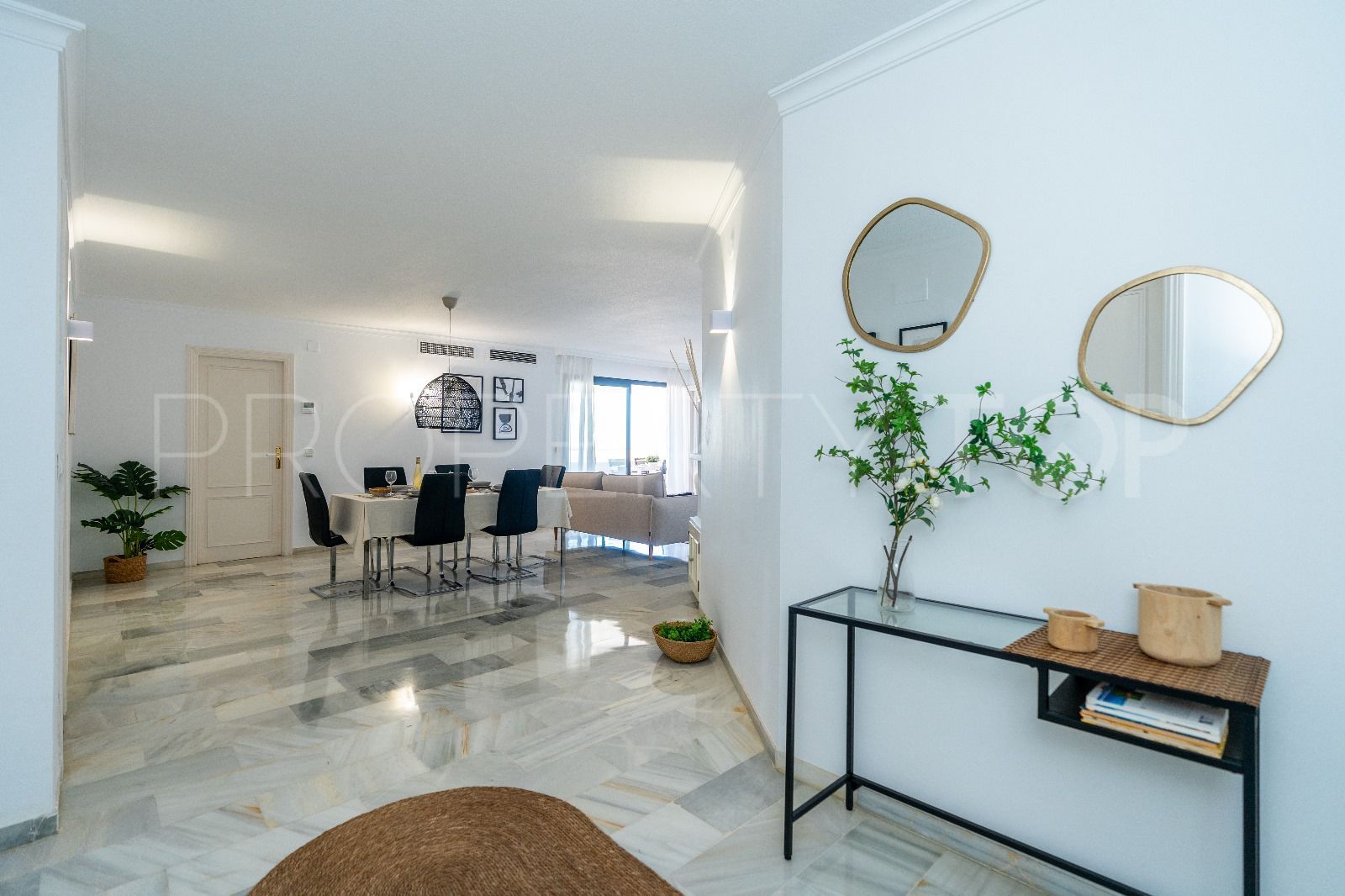 For sale apartment with 2 bedrooms in Marbella - Puerto Banus