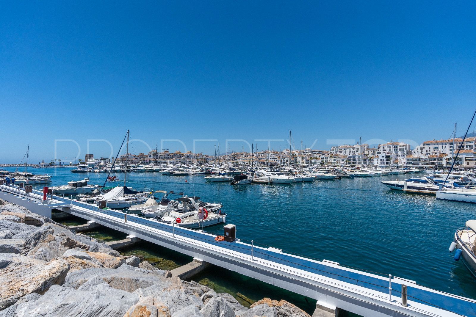 For sale apartment with 2 bedrooms in Marbella - Puerto Banus